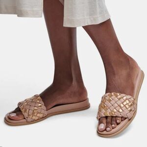 New Dolce Vita Grazie basketweave leather slip on sandals